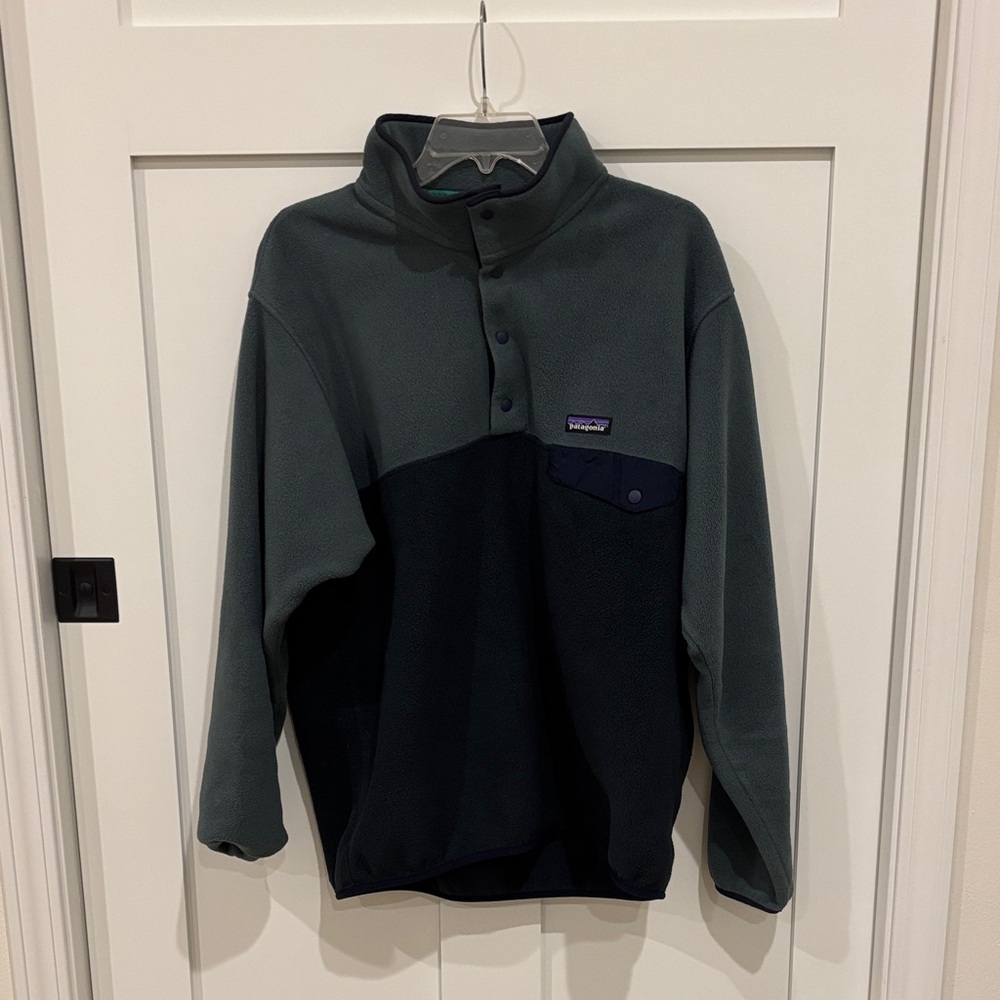 Patagonia Dark Green and Black Fleece Pullover